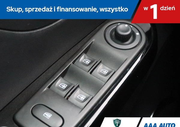 Renault Captur cena 42000 przebieg: 122520, rok produkcji 2016 z Kock małe 172